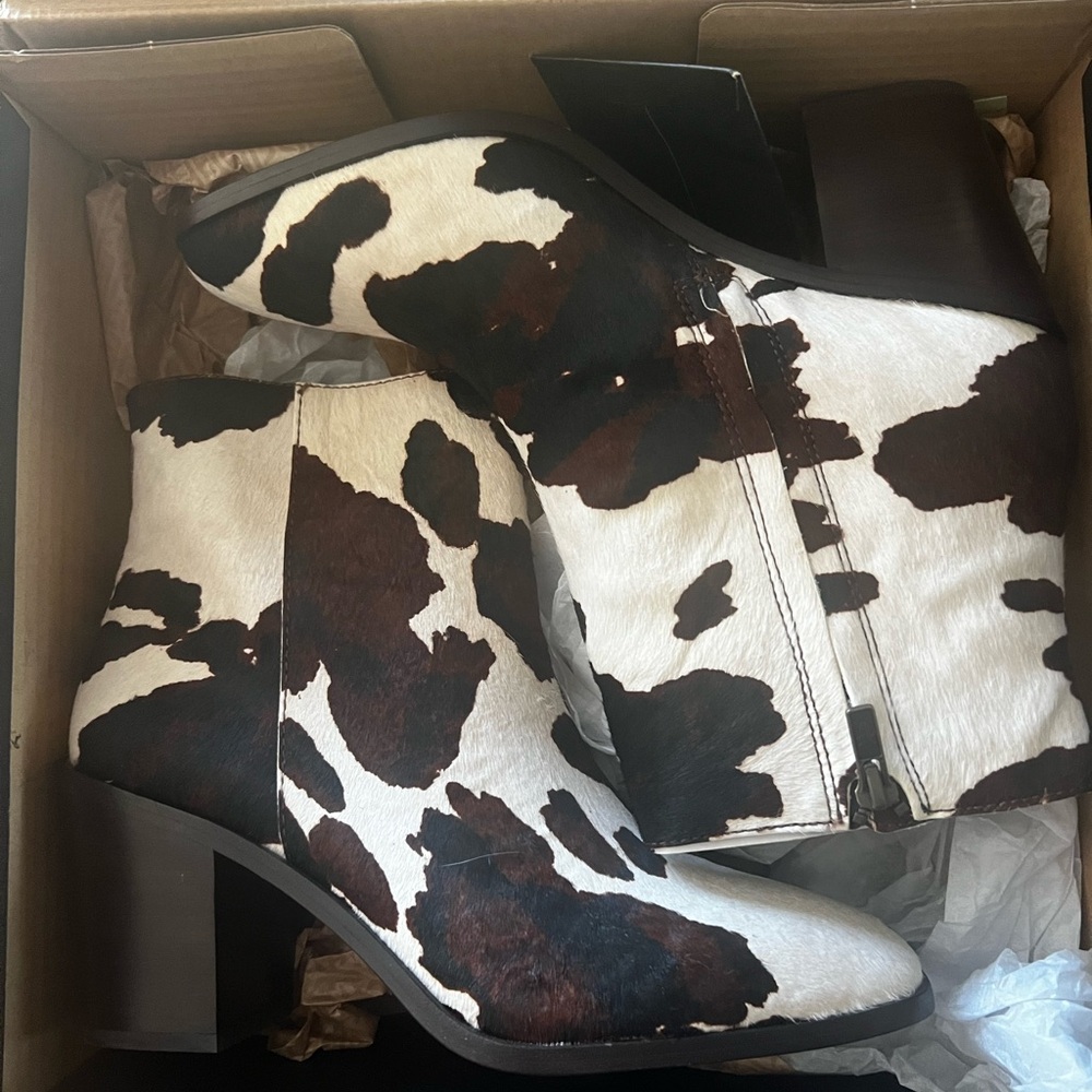 Frye Georgia Bootie Cowhide Pattern - Picture 5 of 5